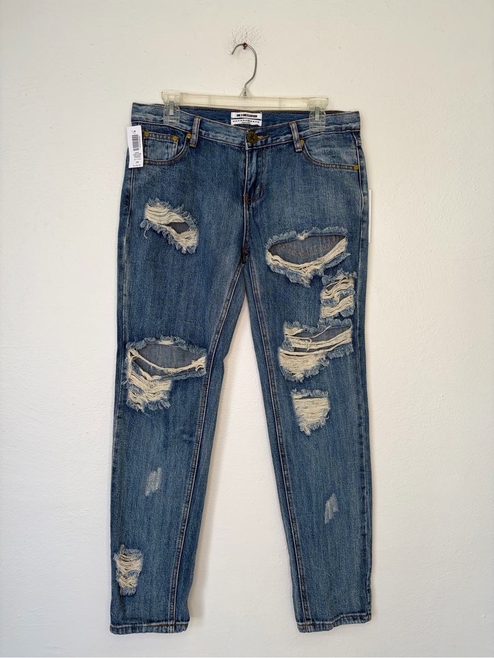 One Teaspoon Distressed Boyfriend Jeans in Blue. Blokecore